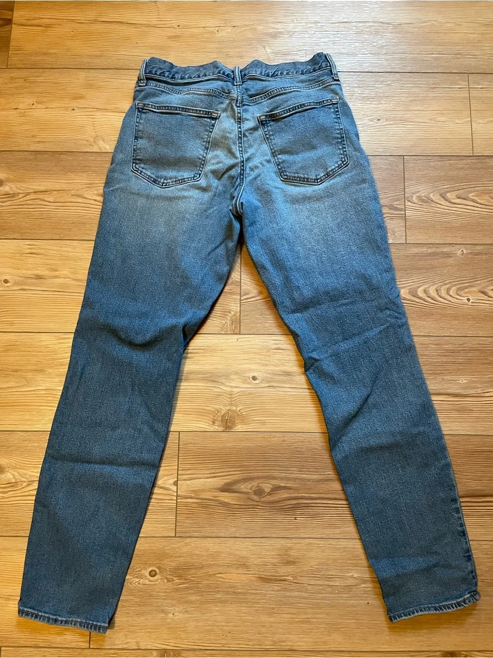 Old Navy Men's Faded Blue Athletic Taper Jeans 32x34 - Picture 3 of 3